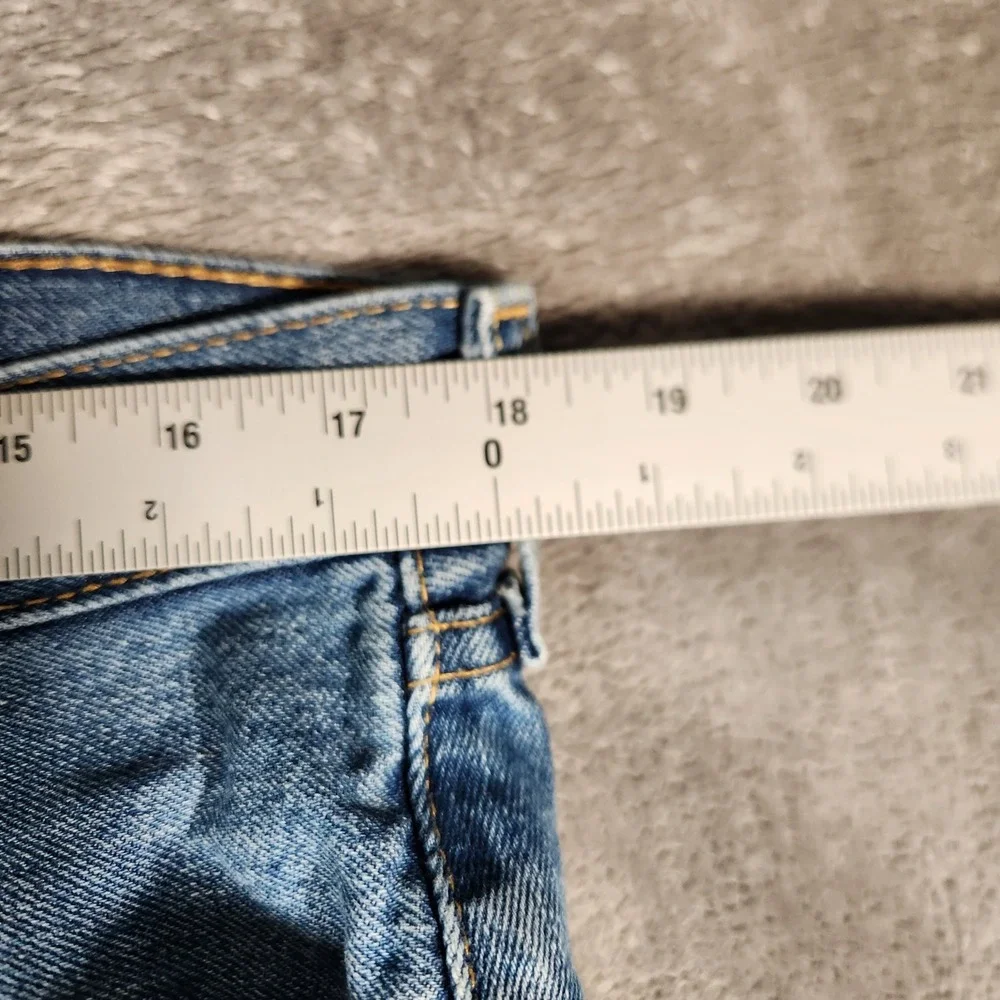 Levi's 550 Original Fit Mens Jeans Medium Wash Button Fly Size‎ 36x32